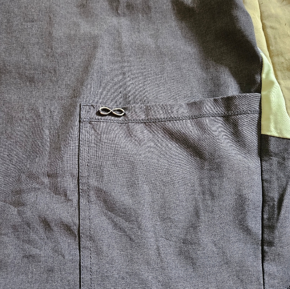 Scrub top - Picture 4 of 7